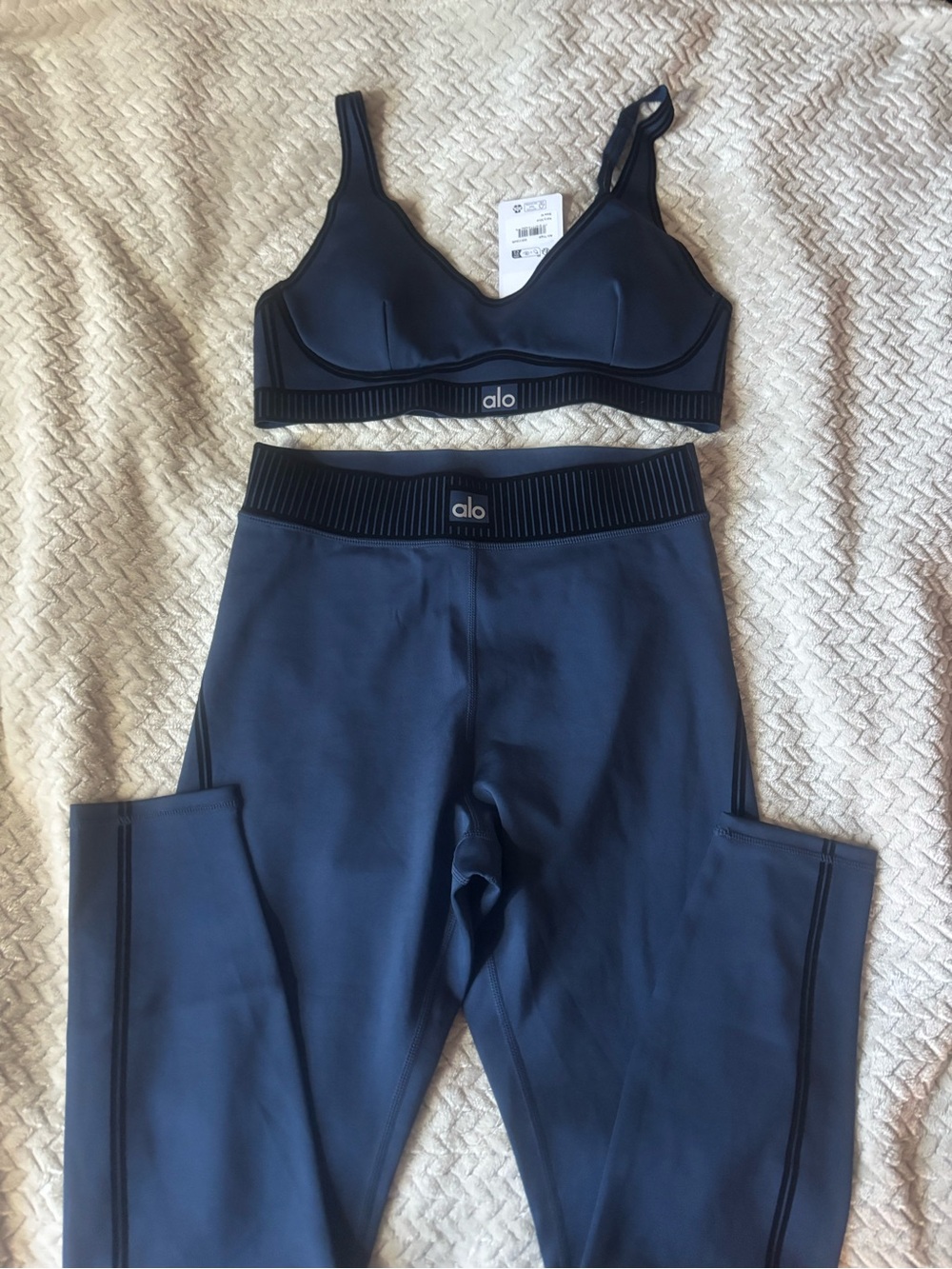 ALO Yoga Navy Rib-Trim Sports Bra and Leggings Set